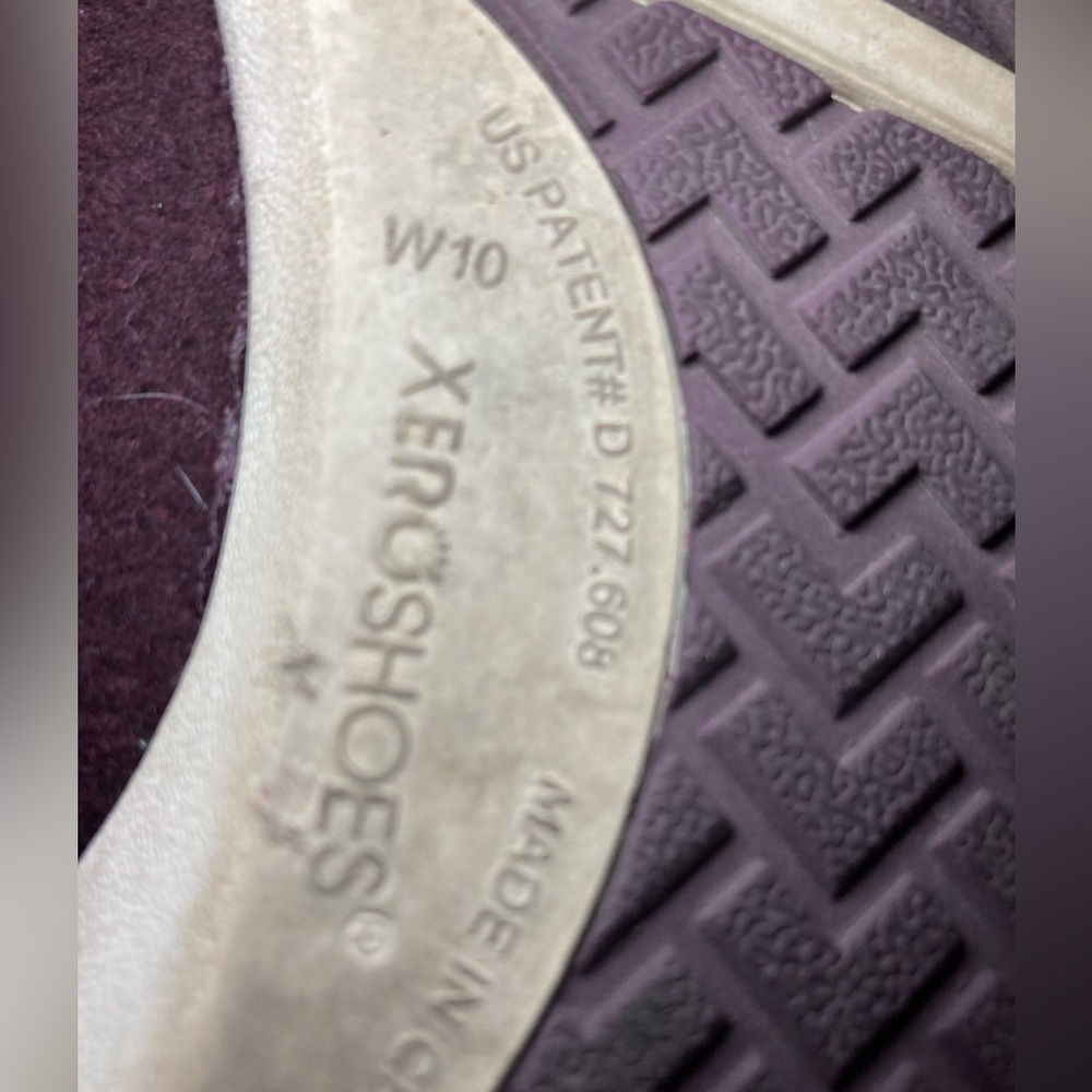 Xero Womens burgundy shoes! - Picture 9 of 12